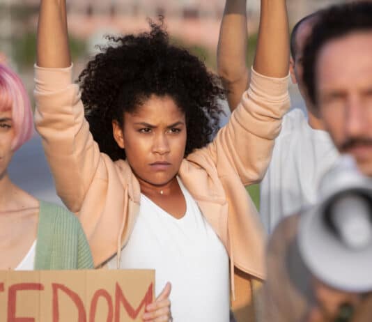 Droits des femmes dans le monde : les combats encore à mener en 2025