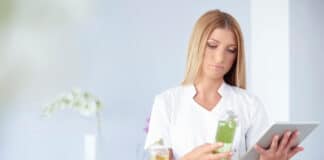 Comprendre le rôle des acides dans les routines de soin modernes